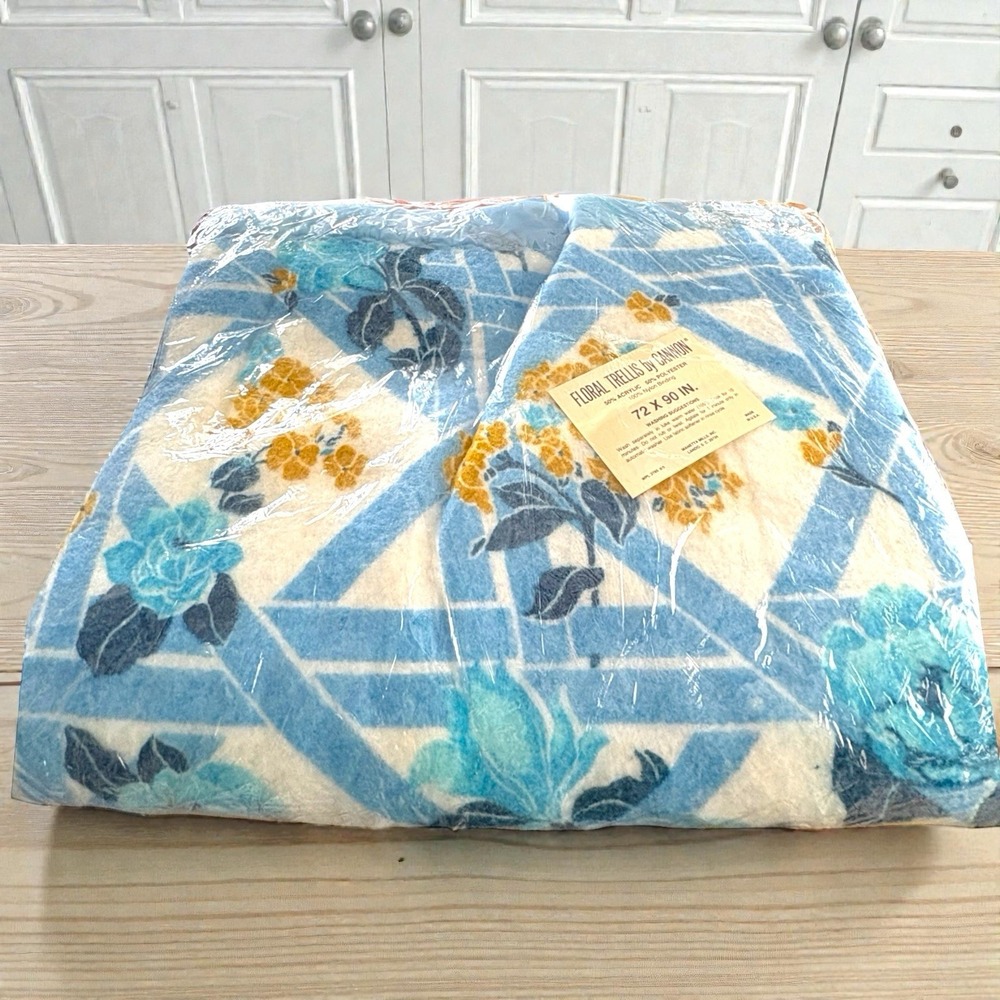 Vintage Cannon Floral Trellis Blanket 72x90 NOS Sealed Made USA